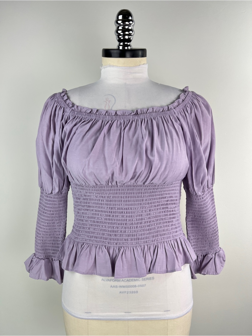 💚 3576. Women’s Lavender Smocked Peasant Top